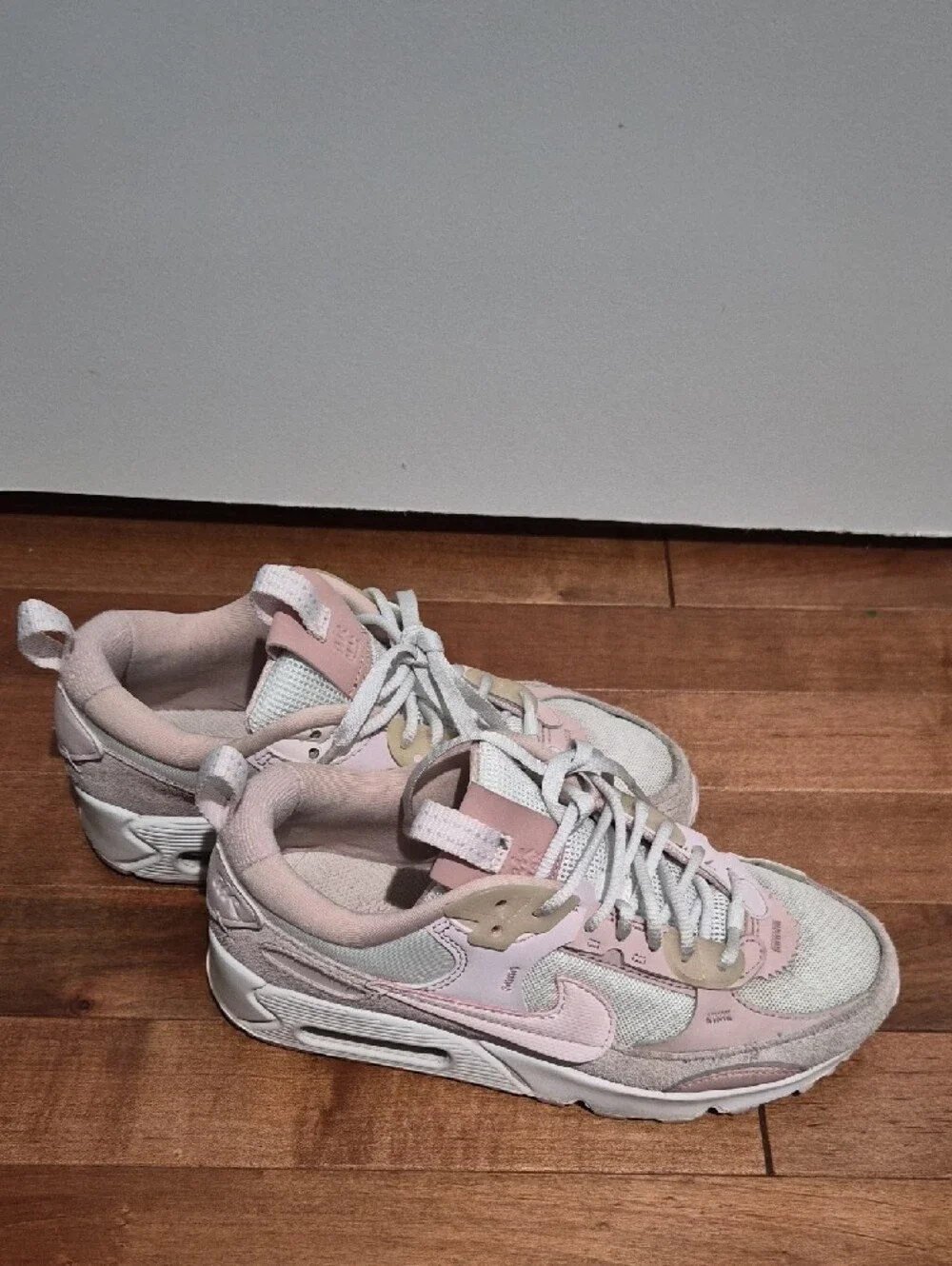 Nike Women's Pink and White  Sneakers Size 5